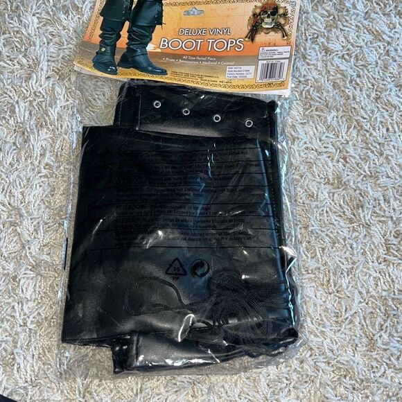 New Deluxe Vinyl Pirate Boot Tops 
Cosplay Halloween 
Fits Over Most Adult Boots - Picture 1 of 7